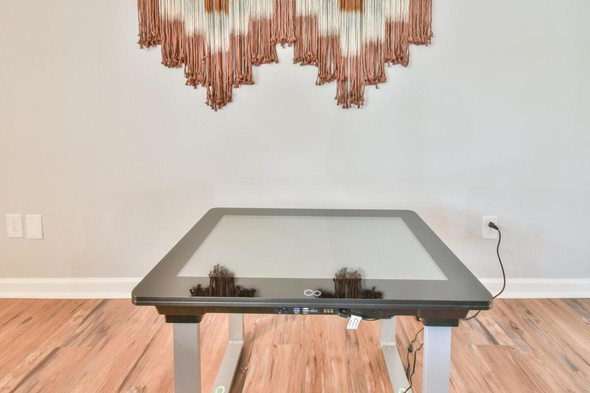 Cozy Home With Arcade, Ping Pong & Fenced Backyard Лоренсвилл Экстерьер фото